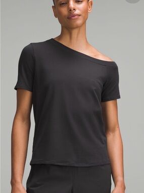 Off-Shoulder Black Women's Short Sleeve Top Lululeon